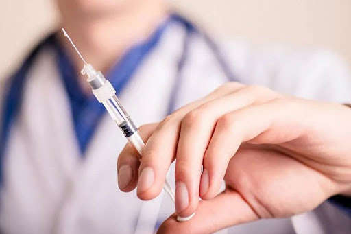 Вакцина від Covid-19: заразитися погодилися 20 тисяч волонтерів