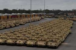 Зупинка викликана занепокоєнням та вжитими заходами безпеки щодо здоров’я військовослужбовців, цивільного персоналу та членів їхніх сімей, а також необхідністю підтримки бойової готовності військ