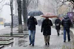 В Україні у неділю очікується мокрий сніг, на півдні та сході з дощем