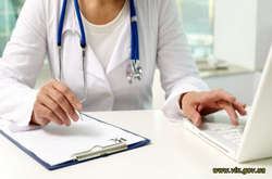 З сімейним лікарем варто консультуватися в телефонному режимі, бо медзаклади можуть бути переповненими, - урядовець