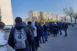 У мерії закликали киян не штурмувати у понеділок громадський транспорт