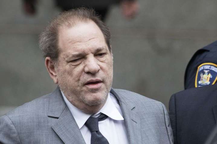 Харви Вайнштен был приговорен к 23 годам лишения свободы за изнасилования и сексуальные домогательства - Харви Вайнштейн заразился коронавирусом