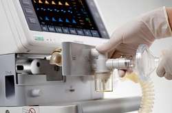 Ford, General Motors та Tesla отримали зелене світло на виробництво апаратів штучної вентиляції легень 