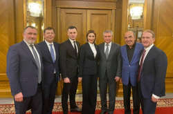 У «Слузі народу» не збираються карати соратників Медведчука, які їздили до Москви