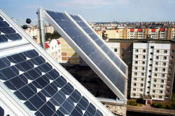 Сонячні батареї на дахах: наскільки це вигідно