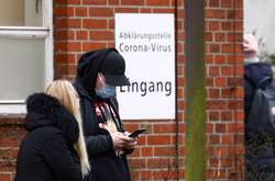 Уряд Нідерландів заборонив збиратися в групи більше двох осіб через коронавірус