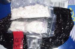 У Києві поліція затримала молодика, що отримав посилку з наркотиками