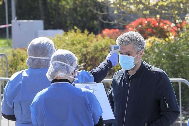 У Франції від коронавірусу за добу померли 240 осіб