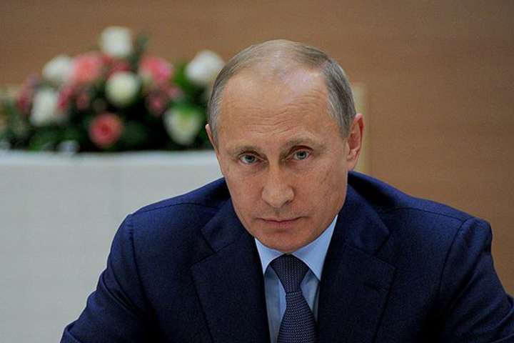 Кремль нарешті визнав загрозу. Путін вперше звернеться до росіян у зв'язку з пандемією