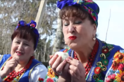 Маска, лук и целебный перегар: «Лисапетный батальон» спел про коронавирус (видео)