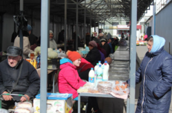 Зеленський вимагає від регіонів закриття продовольчих ринків, але не всіх