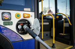 У столиці Латвії почали їздити тролейбуси, заправлені воднем