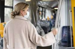 Проїзд дозволено лише у захисних масках