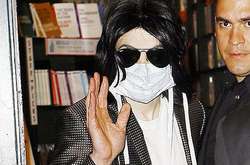 Когда не было коронавируса: Майкл Джексон боялся пандемии и всегда надевал маску