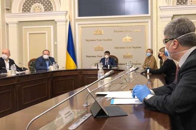 Порошенко визначив невідкладні завдання влади для подолання наслідків епідемії