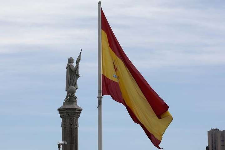 Испания продлила чрезвычайное положение