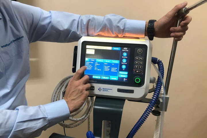 Названа кількість апаратів штучної вентиляції легенів у київських лікарнях