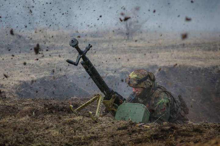 На Донбассе боевики дважды обстреляли позиции ВСУ