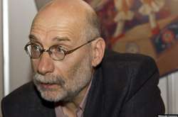 Российский писатель Борис Акунин заразился коронавирусом