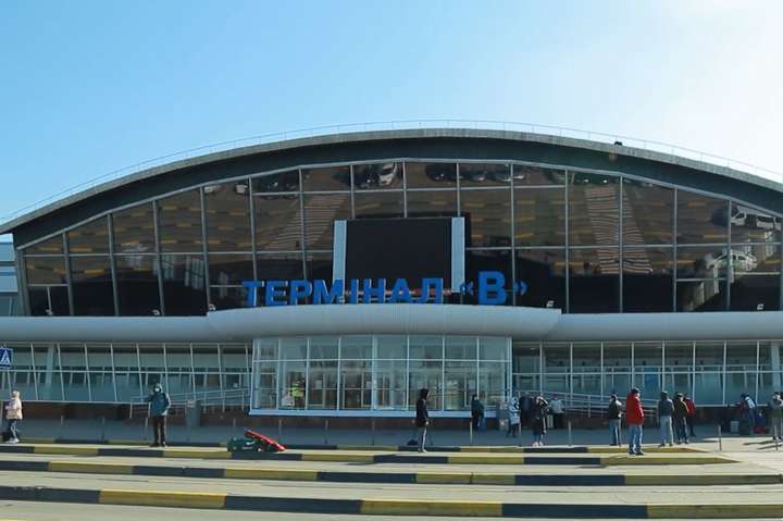 Як «Бориспіль» приймає евакуаційні рейси (відео)