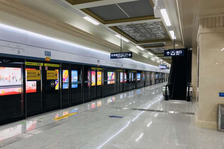 У китайському місті Ухань знову запрацювало метро