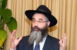 За його словами, це дуже важлива історія, бо, з одного боку, потрібно зрозуміти – паніка не потрібна, треба бути спокійним. При цьому треба робити те, що кажуть компетентні служби