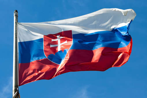 Уряд Словаччини вирішив пом’якшити карантин