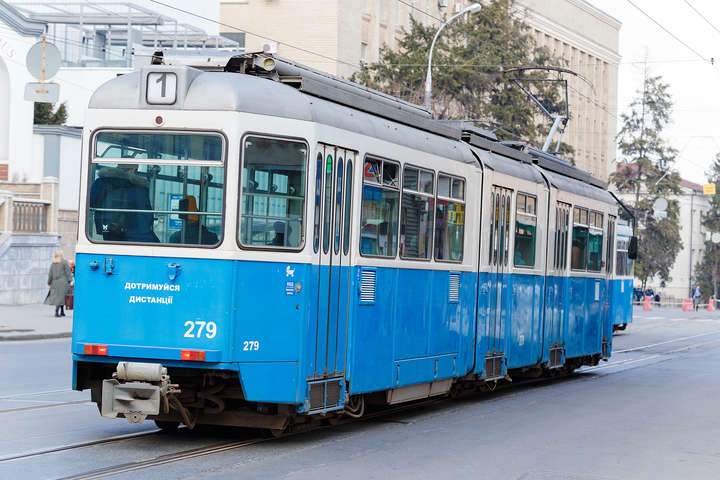  Проїзд в громадському транспорті Вінниці буде лише за спеціальними перепустками