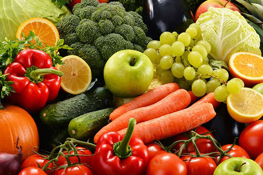 Ціни на овочі та фрукти йдуть на рекорд. Фахівці пояснили подорожчання