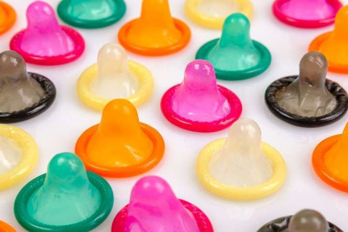 Дефицит презервативов: крупнейшая компания предупредила о спаде производства