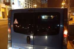 Їхали з весілля: на Хрещатику патрульні зупинили п’яну водійку з такою ж компанією в автівці