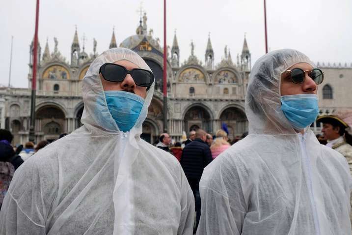 В Італії за останню добу від коронавірусу померли 812 людей 