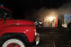 Вночі на Київщині згорів магазин (фото)