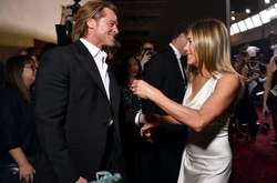  56-летний Брэд Питт испытывает нежные чувства к 51-летней Дженнифер Энистон 
  