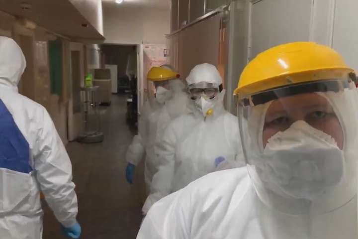 Кличко здійснив «наліт» на ще одну лікарню з хворими на COVID-19 (відео)