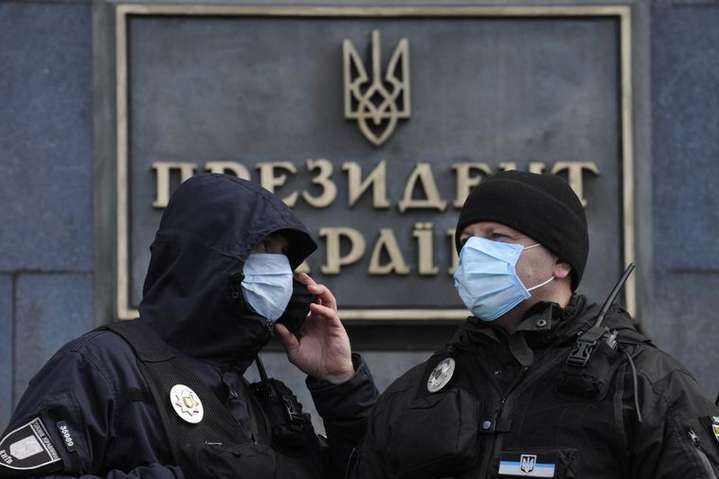 Зеленский против коронавируса. Украинцы поставили оценку президенту (опрос)