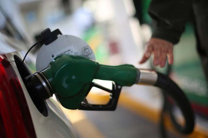 В Україні знизилися ціни на бензин та дизпаливо