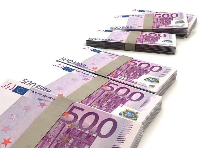 Еврокомиссия предложила выделить на защиту рабочих мест €100 млрд