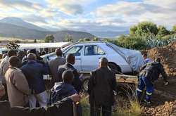 В Южной Африке политика похоронили в автомобиле (фото)