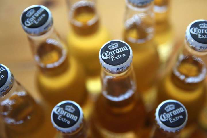 Пиво Corona зупиняє виробництво через коронавірус