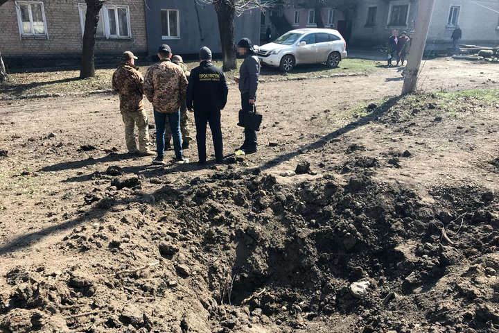 Бойовики обстріляли школу у Новотошківському на Донбасі