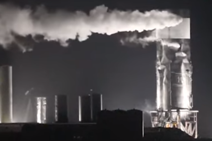 Ракета SpaceX для полетов на Луну и Марс разрушилась при испытаниях