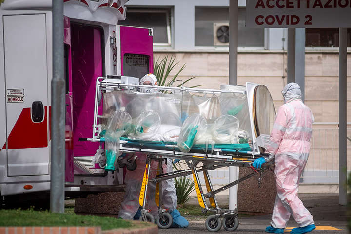 Коронавірус в Італії: число загиблих перевищило 15 тисяч
