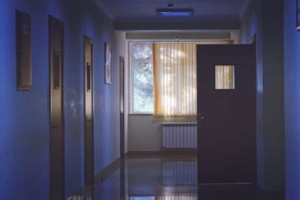 У Почаєві на обсервацію в місцевій лікарні закрили 27 медиків