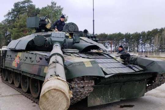 На полігоні «Десна» тестують модернізований танк Т-72