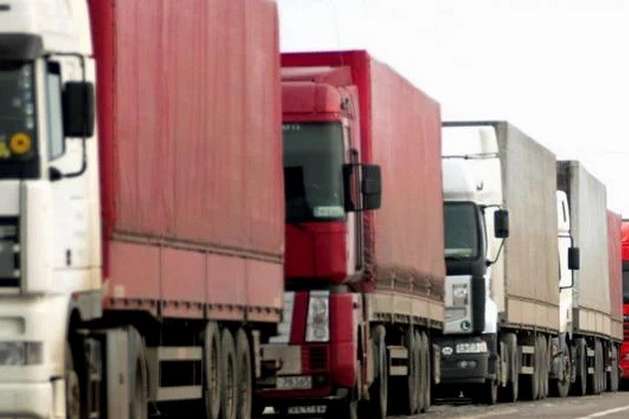 Туреччина пропустила українські вантажівки через кордон