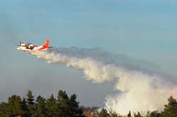 Масштабна пожежа в Чорнобильській зоні: авіація уже скинула 174 тонни води (відео)