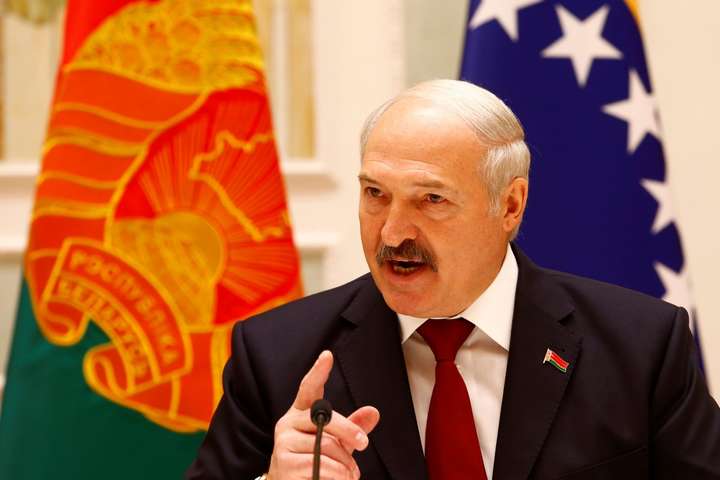 Лукашенко попередив: вимоги до тих, хто перебуває на самоізоляції, посилять «до потемніння в очах»