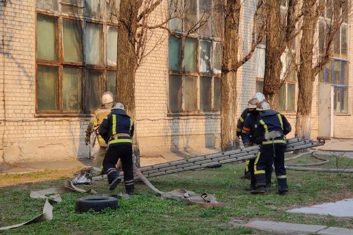 Названо причину масштабної пожежі на складах у Києві