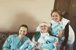 Фанати «Динамо» придбали для чотирьох київських лікарень 2300 медичних масок (фото)